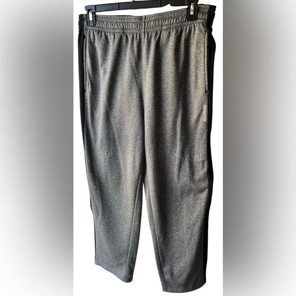 Reebok Grey With Black Stripes Athletic Activewear Pants Size Large - Picture 1 of 5